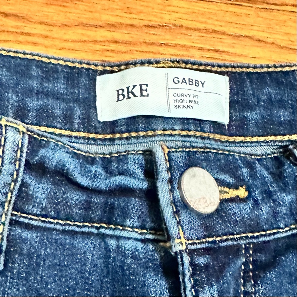BKE Buckle Gabby curvy fit jeans 26 tall - Picture 2 of 3